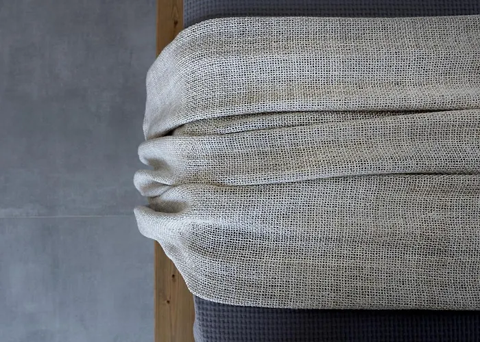 Magma Milos Ii * Adamantas (Milos)